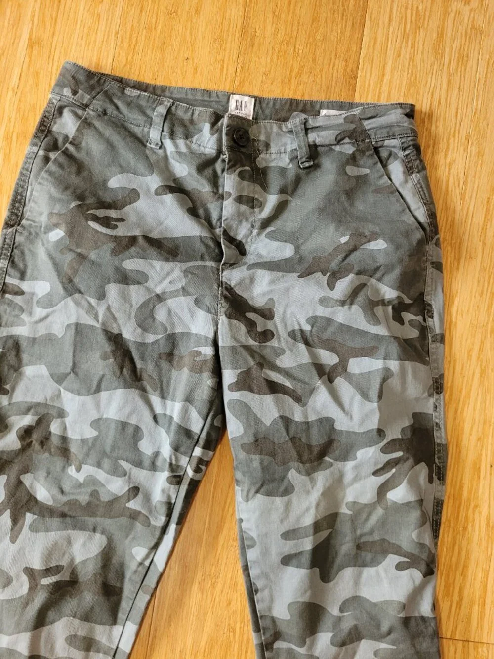Gap For Good ~Girlfriend Khaki~ Camo Pants Stretchy